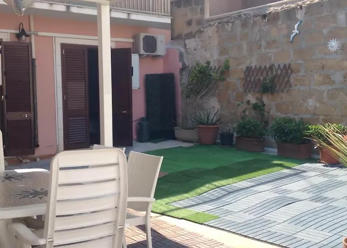 Casa Indipendente Con Ampia Veranda