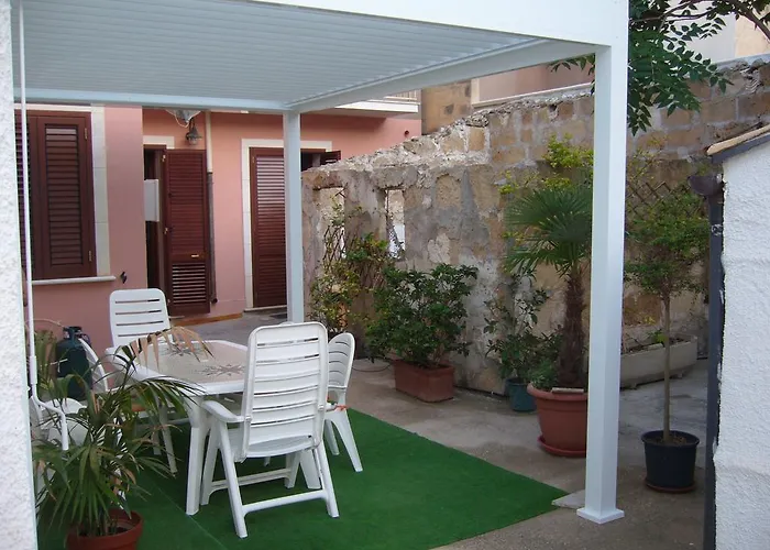 Casa Indipendente Con Ampia Veranda